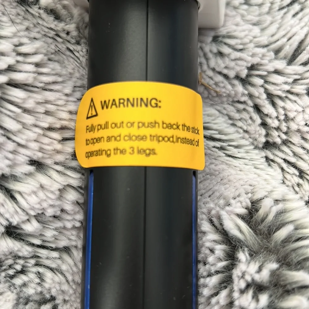NWT Atumek Bluetooth Selfie Stick Pro